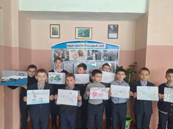 Выставка детского рисунка "Дорога жизни"
