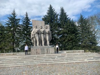 Почетный караул у Вечного огня 