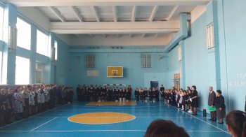 Учебную неделю начали с поднятием флага России