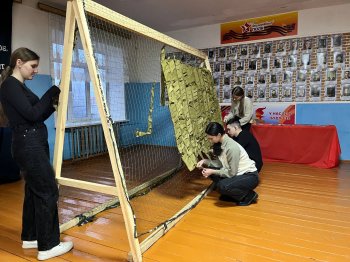Акция по плетению маскировочных сетей