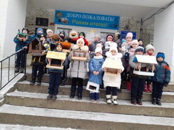 Покормите птиц зимой!