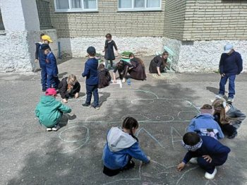 Рисуем Победу на асфальте
