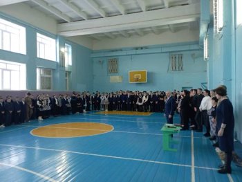 Школьная линейка посвящена участнику СВО
