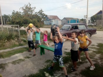 "Веселые старты" на спортивной площадке